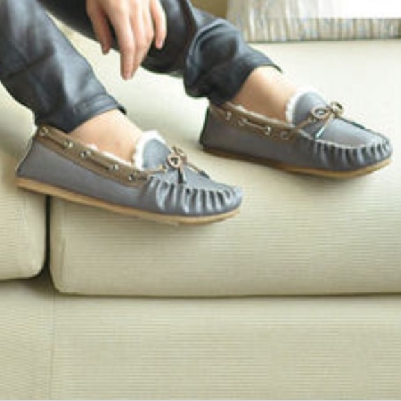 Tory Burch Maxwell Shearling-Lined Moccasin, Pewter - Picture 4 of 7